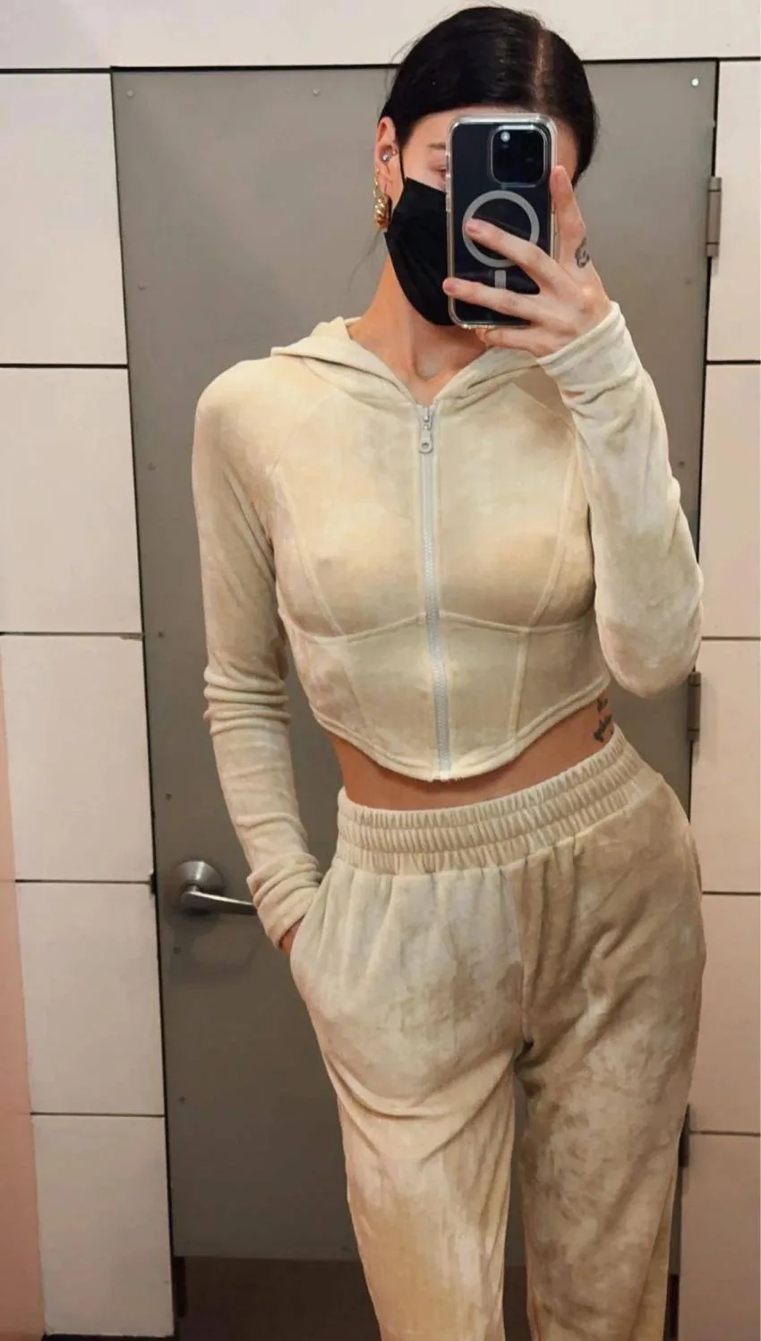 EmiraJenta84